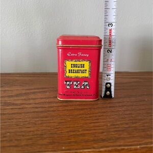 Red English Breakfast Tea Tin